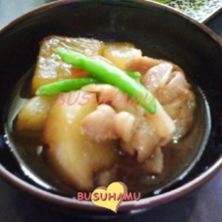 たっぷりとお出汁を含んだ☆大根と豚バラ肉の煮物